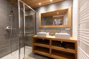Kúpeľňa v ubytovaní Chalet les 3 cerfs + 17 fotografií