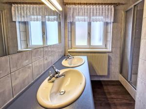Koupelna v ubytování Apartment Leo by Interhome