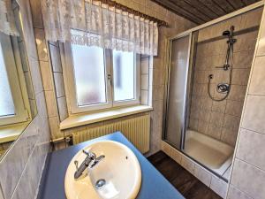 Koupelna v ubytování Apartment Leo by Interhome