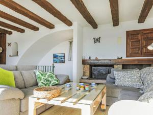 Posezení v ubytování Holiday Home Puig Romani-1 by Interhome + 16 fotografií