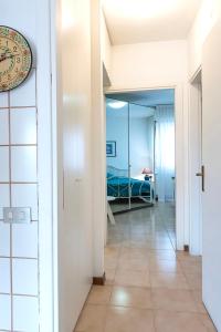 Foto dalla galleria di Sirolo, comodo trilocale con aria condizionata - S273 a Sirolo