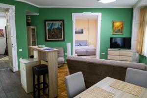 TV a/nebo společenská místnost v ubytování Apartman Priča