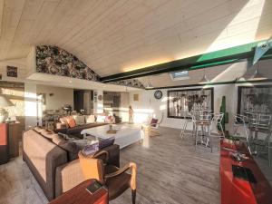 Posezení v ubytování Apartment Le SudOuest by Interhome + 14 fotografií