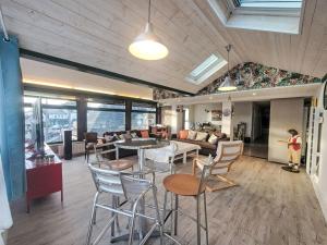 Posezení v ubytování Apartment Le SudOuest by Interhome