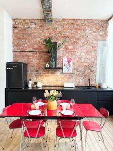 Η κουζίνα ή μικρή κουζίνα στο LouLou Home's