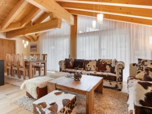 Posezení v ubytování Apartment Rütschi-9 by Interhome + 78 fotografií