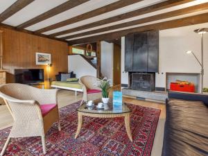 Posezení v ubytování Apartment Bärnermutz by Interhome + 32 fotografií