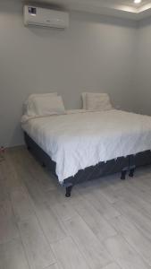 Postel nebo postele na pokoji v ubytování CAROl Boutique Hotel