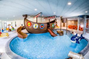 Bazén v ubytování Hotel Prokulus - Family & Wellness nebo v jeho okolí