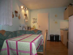 Η κουζίνα ή μικρή κουζίνα στο Bungalow Lange mit 2 Schlafzimmer