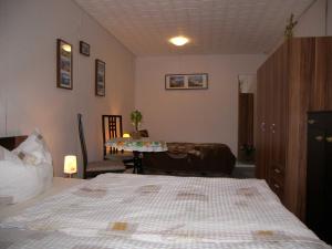 Ένα ή περισσότερα κρεβάτια σε δωμάτιο στο Bungalow Lange mit 2 Schlafzimmer +6 φωτογραφίες