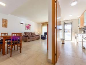 Kuchyňa alebo kuchynka v ubytovaní Apartment Aquaria Atico by Interhome