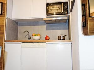 Dapur atau dapur kecil di Apartment Nazca I6 by Interhome