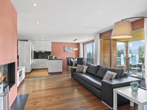 Apartment Kulm 1 by Interhome的厨房或小厨房