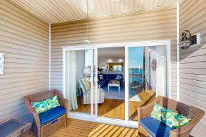 Posezení v ubytování Bethany Bay --- 37182 Harbor Dr #2606