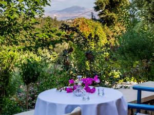 Fotografie z fotogalerie ubytování Group Accommodation v destinaci Douliana + 17 fotografií