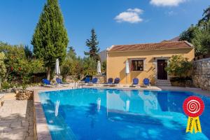 Бассейн в Group Accommodation или поблизости