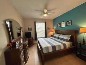 Postel nebo postele na pokoji v ubytování Windsor Hills Resort- 402B + 24 fotografií