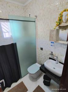 Ένα μπάνιο στο Quarto Mar CasaMar hospedagem