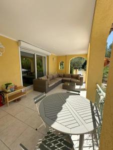 Χώρος καθιστικού στο Villa familiale avec piscine à Lorgues, 120 m²