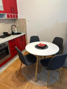 Kuchyň nebo kuchyňský kout v ubytování Apartment Infinity 2