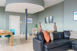Un lugar para sentarse en GuestReady - Enchanting views from Millenium Tower