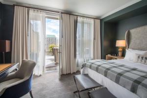 Postel nebo postele na pokoji v ubytování Sentinel Hotel + 37 fotografií