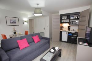 Kuchyň nebo kuchyňský kout v ubytování Appart Hotel Odalys City Strasbourg Green Marsh