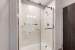 Koupelna v ubytování Best Western Plus Buda Austin Inn & Suites