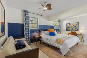 Ένα ή περισσότερα κρεβάτια σε δωμάτιο στο 4BD with Pool & Games - 2 Mins to Port Charlotte +20 φωτογραφίες