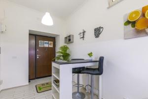 Η κουζίνα ή μικρή κουζίνα στο Home4Apartment 2, Salerno cathedral area