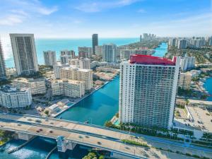 Nespecifikovaný výhled na destinaci Hallandale Beach nebo výhled na město při pohledu z penzionu – hostince