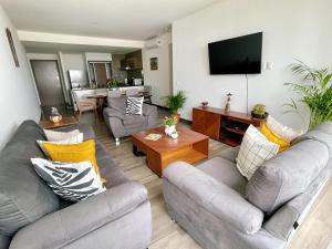 TV a/nebo společenská místnost v ubytování Skyline Suite in Polanco Best Location Fast Wifi