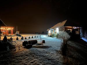 Obiekt Bąbelkowa Chata Beskidy Domek z Balią Jacuzzi zimą
