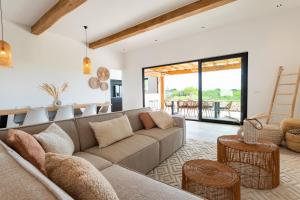 Predel za sedenje v nastanitvi LXRY Villas