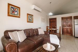 Ruang duduk di Punta Chame Club and Resort Poolside apartment