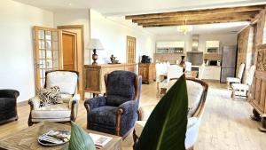 Kuchyň nebo kuchyňský kout v ubytování Gîte de France Le nid des grisets 4 épis - Gîte de France 8 personnes MAE-4591