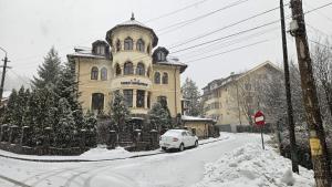 Casa Dunarea by Genco v zimě