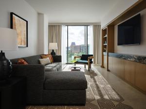 Posezení v ubytování Kimpton Santo San Antonio - Riverwalk by IHG