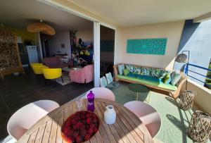Posezení v ubytování New Paradise - appartement avec vue Moorea