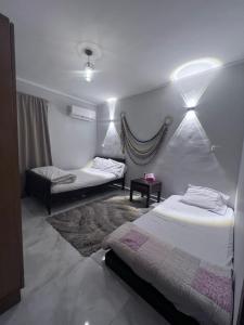 Giường trong phòng chung tại Tree house