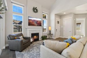 Posezení v ubytování Colorado Modern Retreat with King Beds, Pickleball