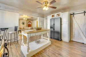 プエブロにある3 Mi to Pueblo Riverwalk Quiet Home with Patioのギャラリーの写真