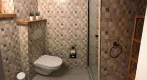 Koupelna v ubytování Horská chata Ladonhora + 35 fotografií