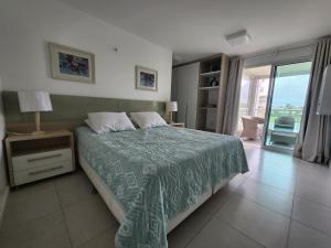 Postel nebo postele na pokoji v ubytování Golf Ville l Apto Nascente de Luxo + 118 fotografií