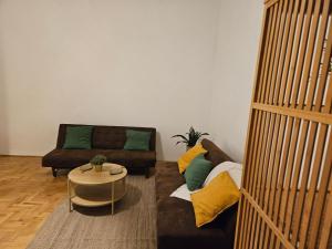 Posezení v ubytování Downtown Gem Rooms