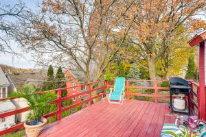 Balcony o terrace sa Bethlehem Home with Patio and Amazing Sunset Views!