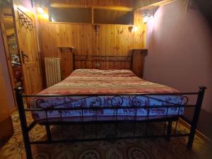 Postel nebo postele na pokoji v ubytování Tra sogni e realtà Roccaraso