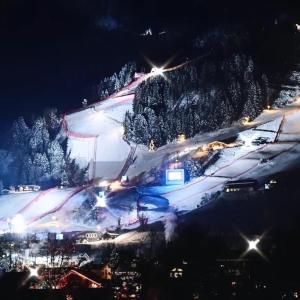 Hocheckhuette On Top of the Kitzbuehel Hahnenkamm Mountain v zime