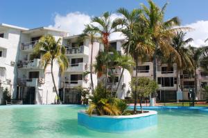 Bazén v ubytování Nirvana Hotel - Cancun Hotel Zone nebo v jeho okolí